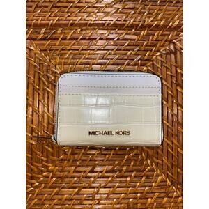 NWT $158 Jet Set Travel Michael Kors Zip Wristlet Buff Nude Cream Card Slots